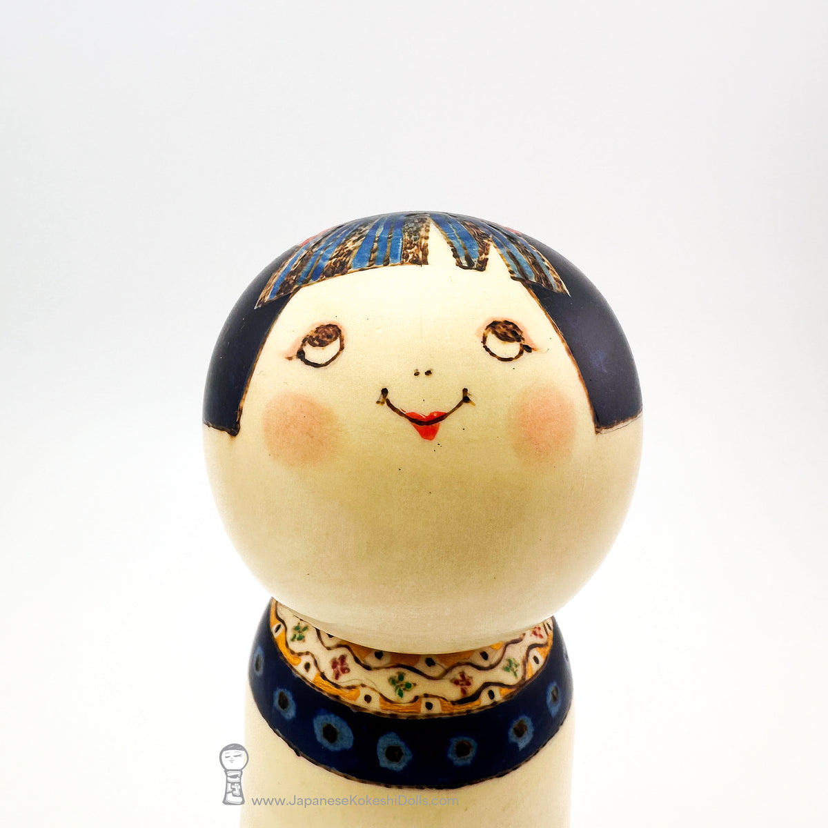 Kokeshi. PEACEFUL. ELEGANT. RARE. Vintage store Kokeshi Doll. Sosaku Kokeshi. Vintage Japaense. Modern. Japanese Kokeshi Doll. Woodgrain. Floral..